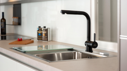 Pull-Out Kitchen Faucet WK 4, Black