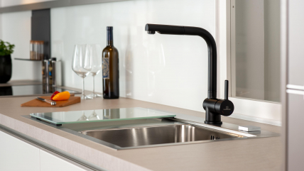 Pull-Out Kitchen Faucet WK 4, Black