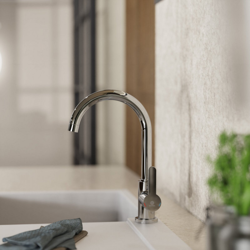 WK 5 in chrome, Kitchen Faucet with classic curved spout