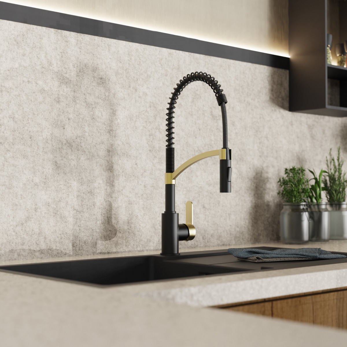WK 3 in Schwarz/Gold, Küchenarmatur mit innovativem Spiralfeder-Design